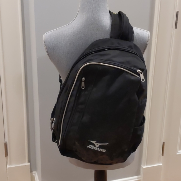 mizuno sling bag